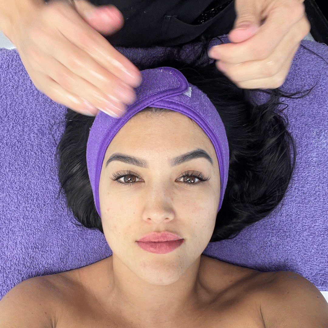 Encanta Glow Facial