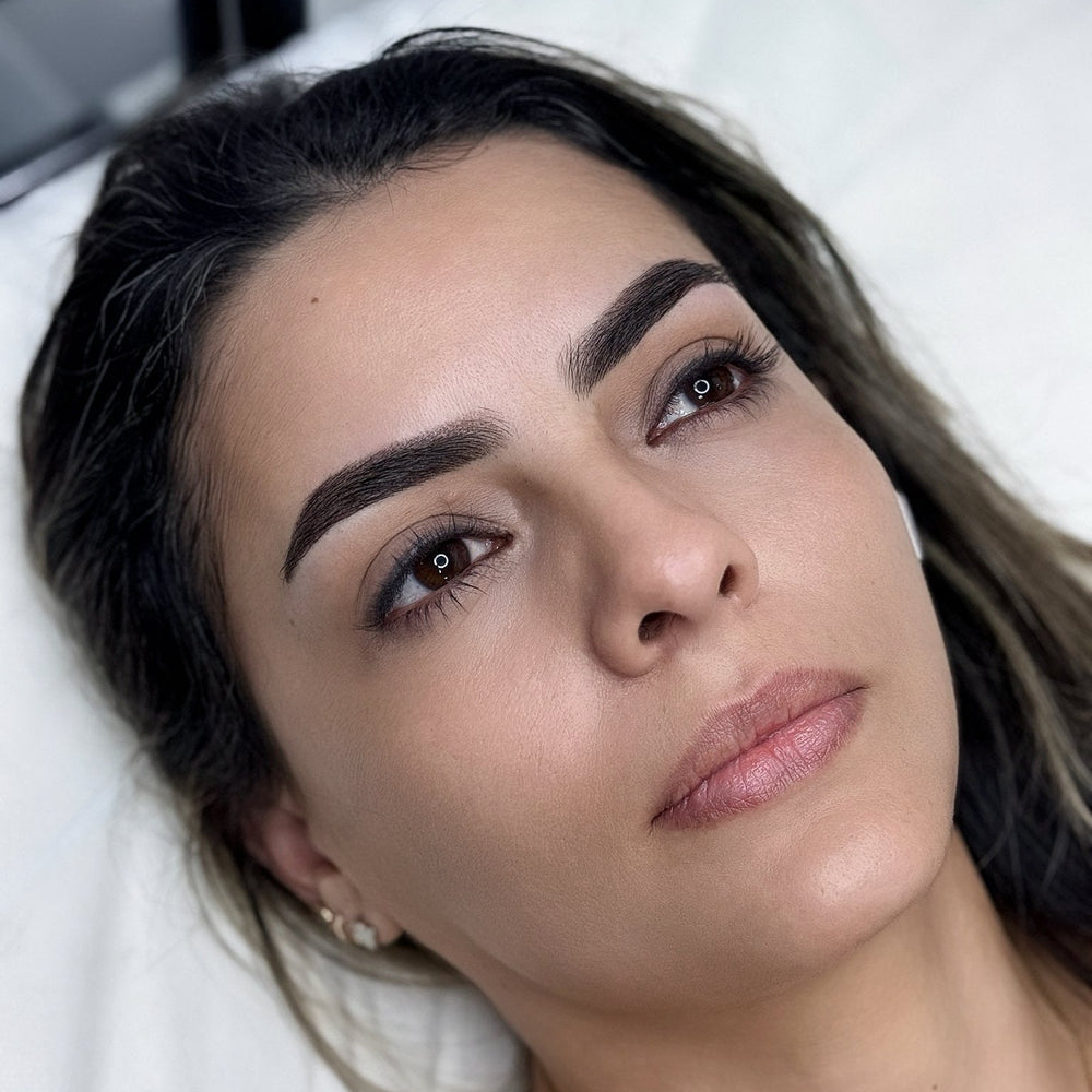 
                  
                    eyebrow powder, cejas efecto polvo medellin, ombre brows
                  
                