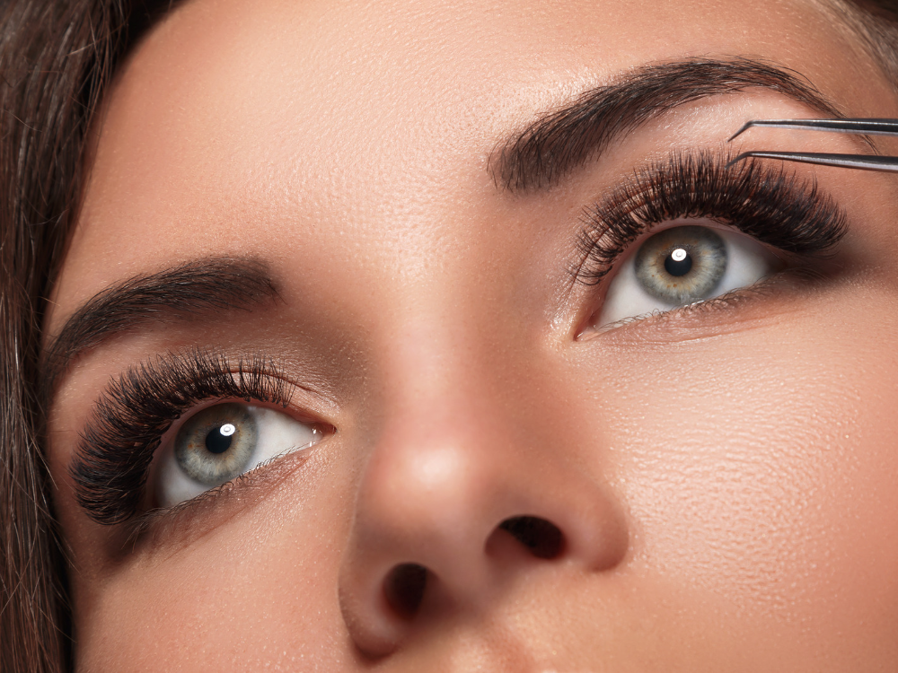Get your Eyelash Extensions in the Best Place with the Best Quality!