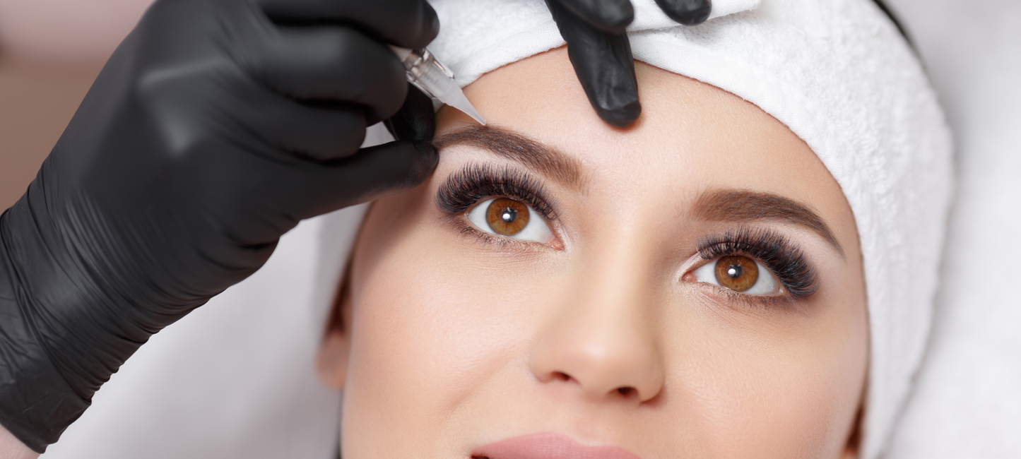 Powder Brows is a semi-permanent shading technique that creates a soft, makeup-like brow finish. Ideal for all skin types, it gives a fuller, more defined look with a gradient effect that lasts up to 2 years. Available in Michigan, Miami, Plantation, and Medellín.